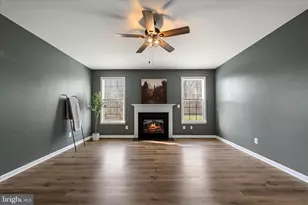 19 Oden Dr, Charles Town, WV 25414 - Photo 4