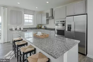 465 Seeback Dr, Charles Town, WV 25414 - Photo 2