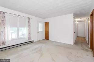 391 King St, Kearneysville, WV 25430 - Photo 10