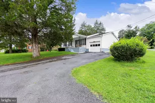 391 King St, Kearneysville, WV 25430 - Photo 6