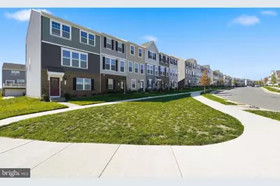 447 Presidents Pointe Avenue, Ranson, WV 25438 - Photo 4