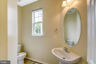 240 Davis St, Charles Town, WV 25414 - Photo 34