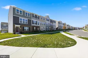 459 Presidents Pointe Ave, Ranson, WV 25438 - Photo 4