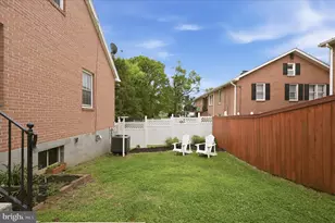 410 E Hunter St, Charles Town, WV 25414 - Photo 28