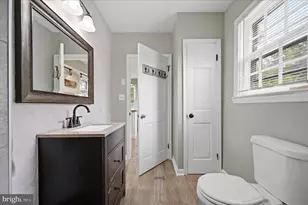 410 E Hunter St, Charles Town, WV 25414 - Photo 14
