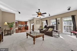 374 Rustling Leaf Pl, Kearneysville, WV 25430 - Photo 30