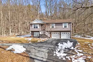 1194 Valley View Rd, Harpers Ferry, WV 25425 - Photo 2