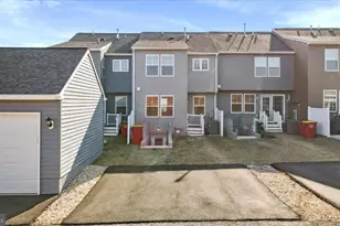 621 Lord Fairfax St, Charles Town, WV 25414 - Photo 2