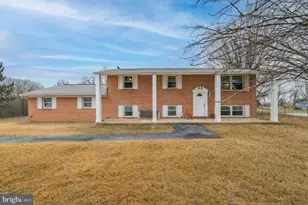 8137 Summit Point Rd, Charles Town, WV 25414 - Photo 1