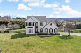 118 Carriage Dr, Harpers Ferry, WV 25425 - Photo 1