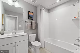 459 Presidents Pointe Ave, Ranson, WV 25438 - Photo 20