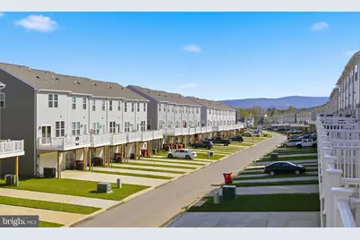 459 Presidents Pointe Avenue, Ranson, WV 25438 - Photo 6