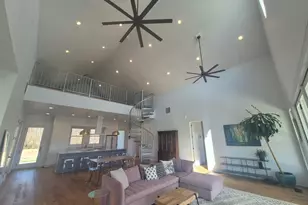 330 Majestic Ln, Charles Town, WV 25414 - Photo 8