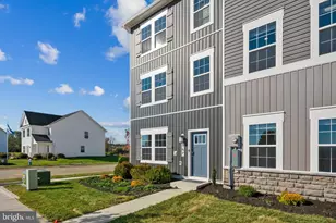 34 Aloma St, Charles Town, WV 25414 - Photo 2