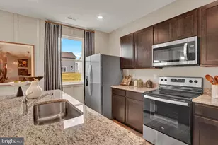 246 Eclipse St, Charles Town, WV 25414 - Photo 6