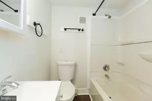 324 E Washington St, Charles Town, WV 25414 - Photo 16