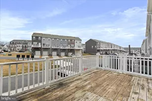 135 Presidents Pointe Ave, Ranson, WV 25438 - Photo 32