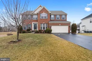 230 Summer Grove Dr, Kearneysville, WV 25430 - Photo 2