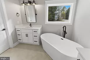 200 Mistletoe Ln, Harpers Ferry, WV 25425 - Photo 16