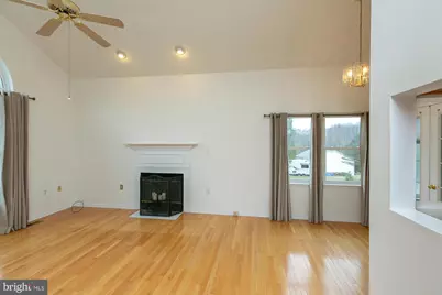 96 Chestnutwood Way, Harpers Ferry, WV 25425 - Photo 6