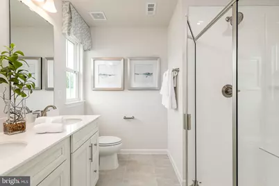 1056 Wallace Boulevard, Ranson, WV 25438 - Photo 18