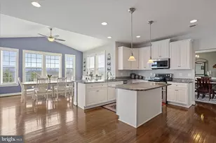 181 Lookout Mountain Ct, Harpers Ferry, WV 25425 - Photo 2