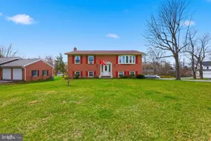 530 Tuscawilla Dr, Charles Town, WV 25414 - Photo 2