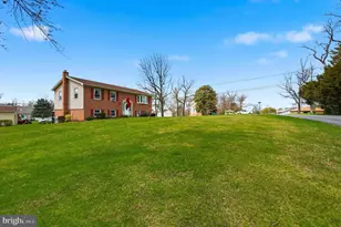 530 Tuscawilla Dr, Charles Town, WV 25414 - Photo 6