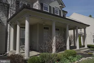 218 Braddock St, Charles Town, WV 25414 - Photo 4