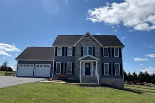 554 Cherry Hill Farm Dr, Kearneysville, WV 25430 - Photo 2