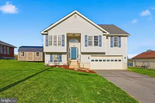 123 4th St, Shenandoah Junction, WV 25442 - Photo 1