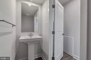 1110B Oasis Ave, Ranson, WV 25438 - Photo 6