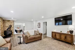 842 Valley View Rd, Harpers Ferry, WV 25425 - Photo 4