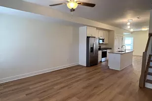 113 W North St, Charles Town, WV 25414 - Photo 4