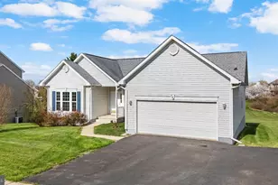 156 Crosswinds Dr, Charles Town, WV 25414 - Photo 2