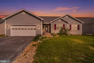 120 Peter Rabbit Dr, Ranson, WV 25438 - Photo 2