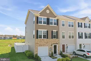 47 Arsberg Dr, Charles Town, WV 25414 - Photo 2