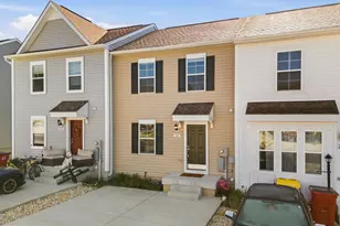 24 Orch Grn Dr, Charles Town, WV 25414 - Photo 4