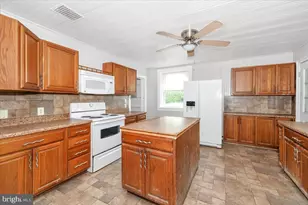 576 Halltown Rd, Harpers Ferry, WV 25425 - Photo 24