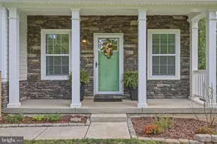 580 Dey Dr, Harpers Ferry, WV 25425 - Photo 4
