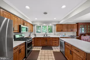 250 Meadow Ridge Dr, Shepherdstown, WV 25443 - Photo 6