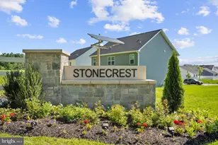 438 Buckeye Dr, Shenandoah Junction, WV 25442 - Photo 2