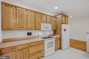 309 Brookline Dr, Charles Town, WV 25414 - Photo 6