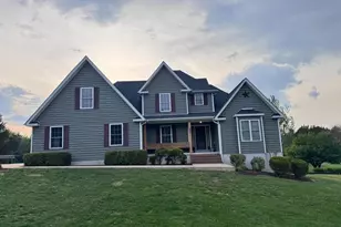 395 Mason Farm Dr, Kearneysville, WV 25430 - Photo 2