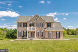 250 Paulas Cir, Kearneysville, WV 25430 - Photo 2