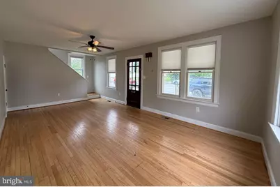 317 E 1st Avenue, Charles Town, WV 25414 - Photo 6