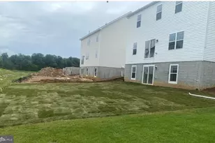 447 Buckeye Dr, Shenandoah Junction, WV 25442 - Photo 4