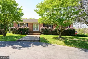 63 Brentwood Ct, Harpers Ferry, WV 25425 - Photo 2