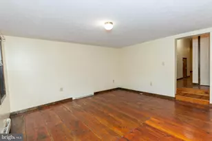 218 S West St, Charles Town, WV 25414 - Photo 6