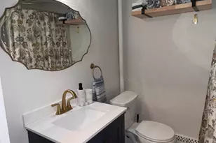 102 N Lawrence St, Charles Town, WV 25414 - Photo 10